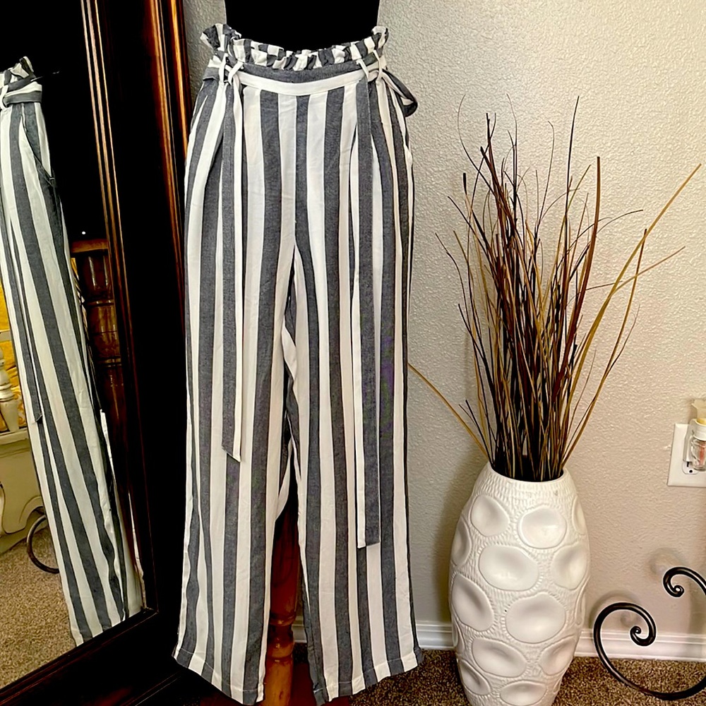 American Eagle Outfitters Black & White Vertical Stripe Paperbag Trousers